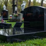 Chłodziarka przestaje działać, a pralka przecieka – czy naprawiać czy kupić nowy sprzęt?